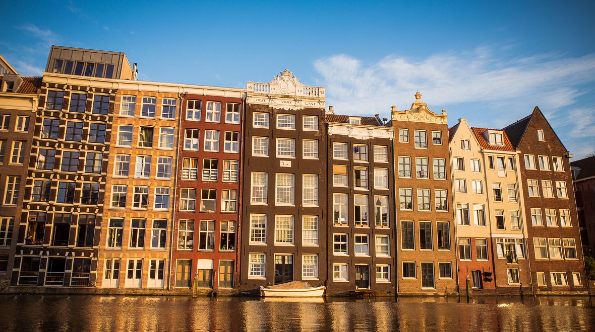 Typické domy v Amsterdamu