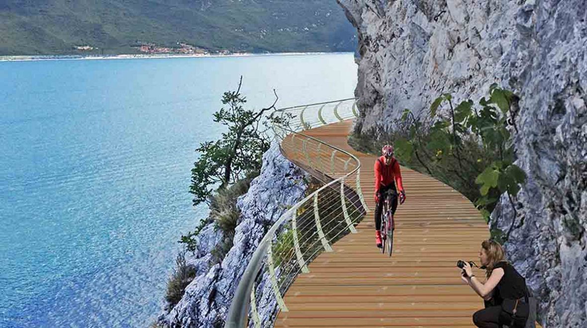 Plánovaná cyklostezka povede kolem celého Gardského jezera 