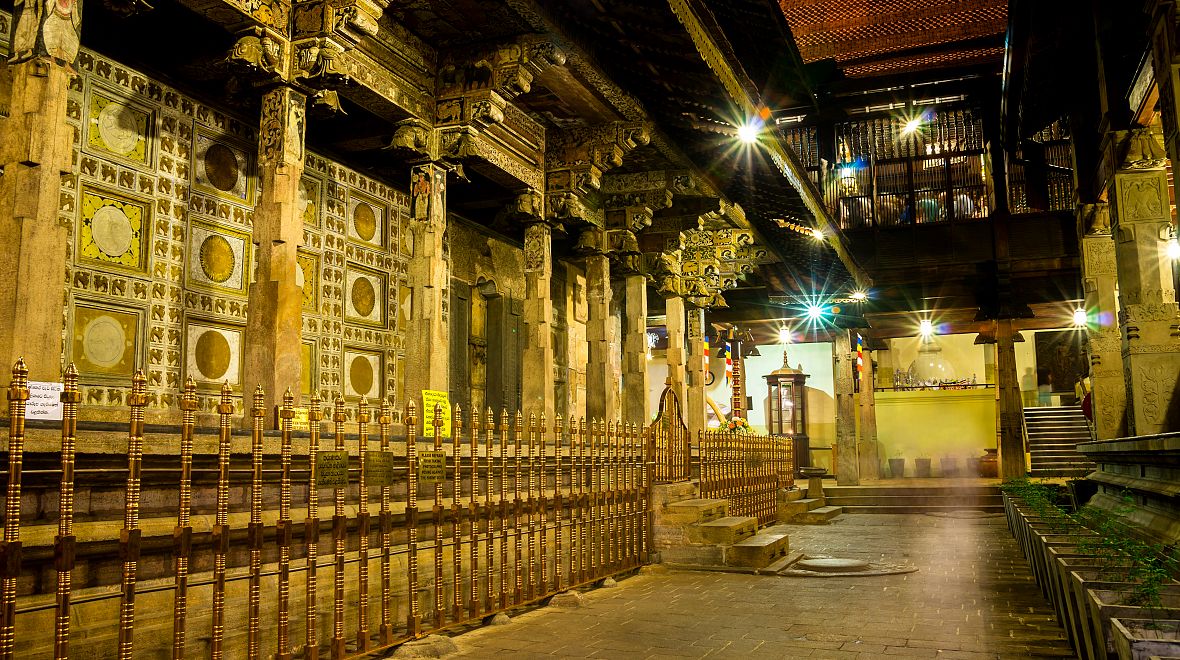 Interiér chrámu