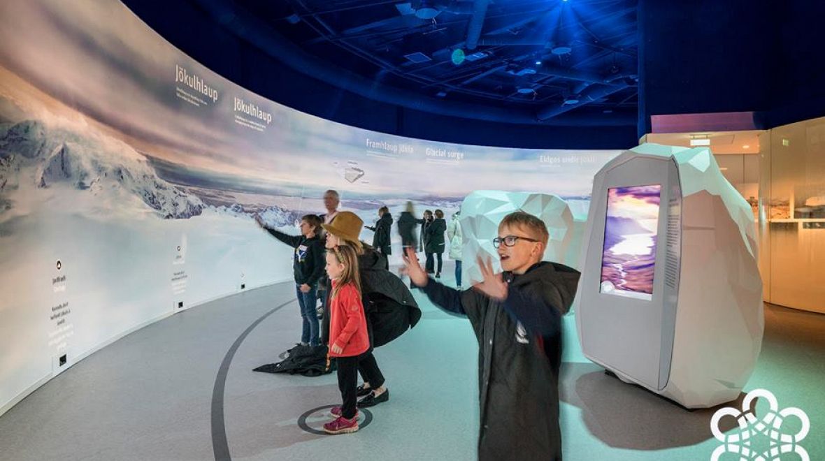 Výstava má za úkol vzbudit u dětí i dospělých větší zájem o planetu Zemi
