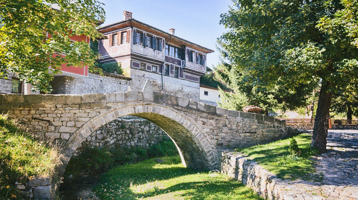 Na kamenném mostě v Koprivštici padl první výstřel Dubnového povstání