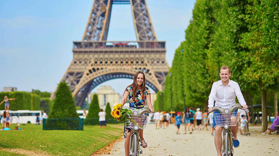 Projeďte se Paříži na kole