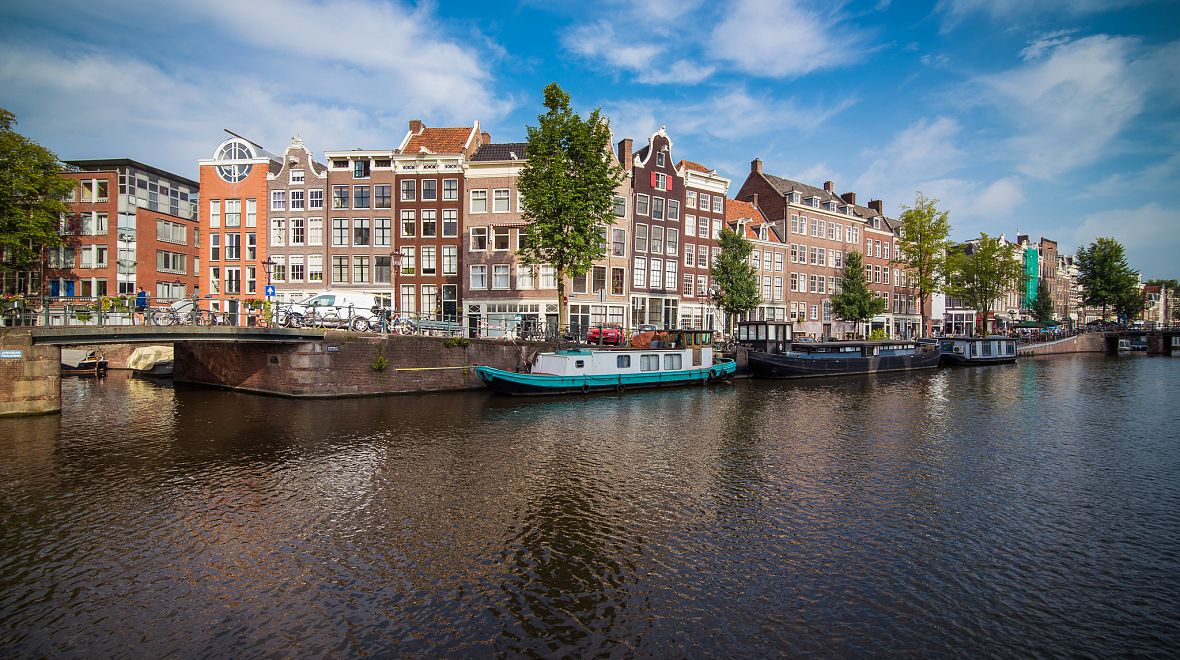 Amsterdamem na kole nebo lodí
