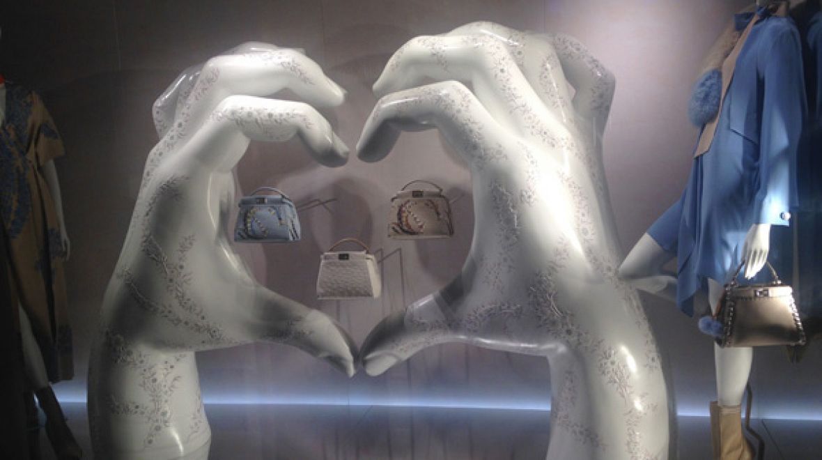 Láska vládne i v italském módním domě Fendi