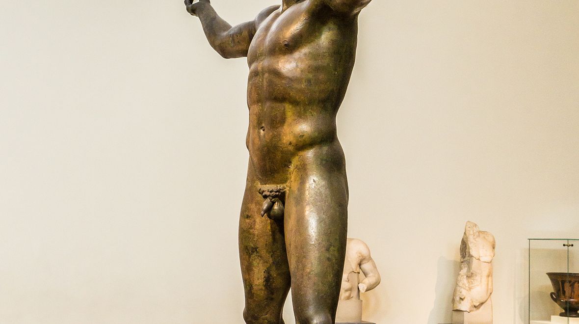 Bronzová socha Poseidona