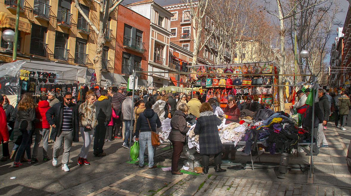 Výhodně nakoupíte na trhu na ulici Ribera de Curtidores