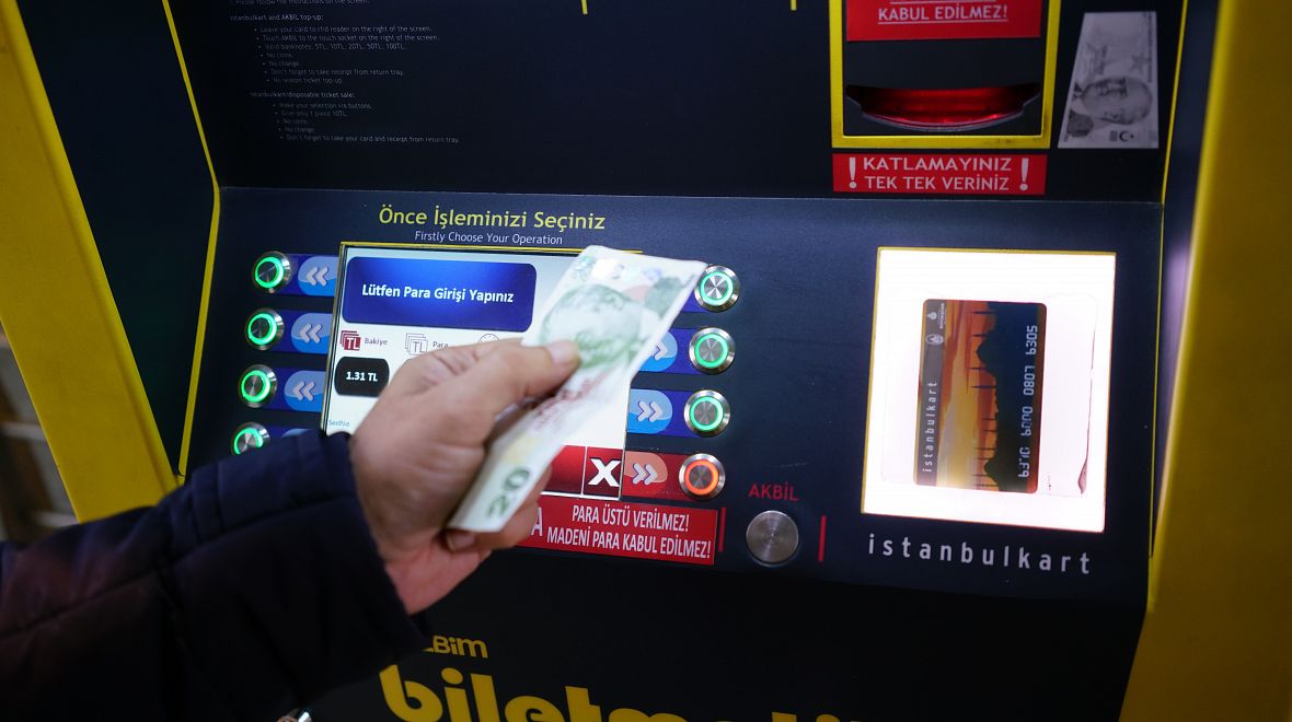 Nákup jízdenek pro hromadnou dopravu v Istanbulu