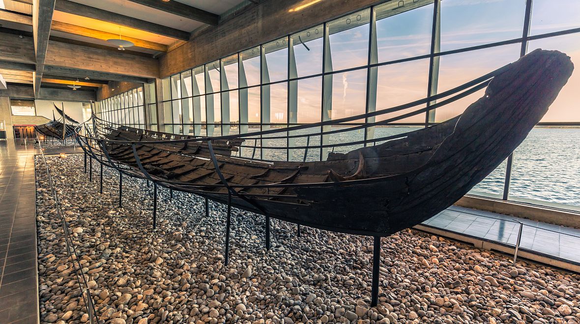 V muzeu Vikingů uvidíte i dochované lodě