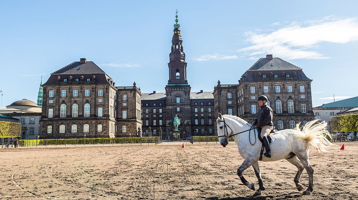 Nádvoří Christianborgu se používalo jako cvičiště koní