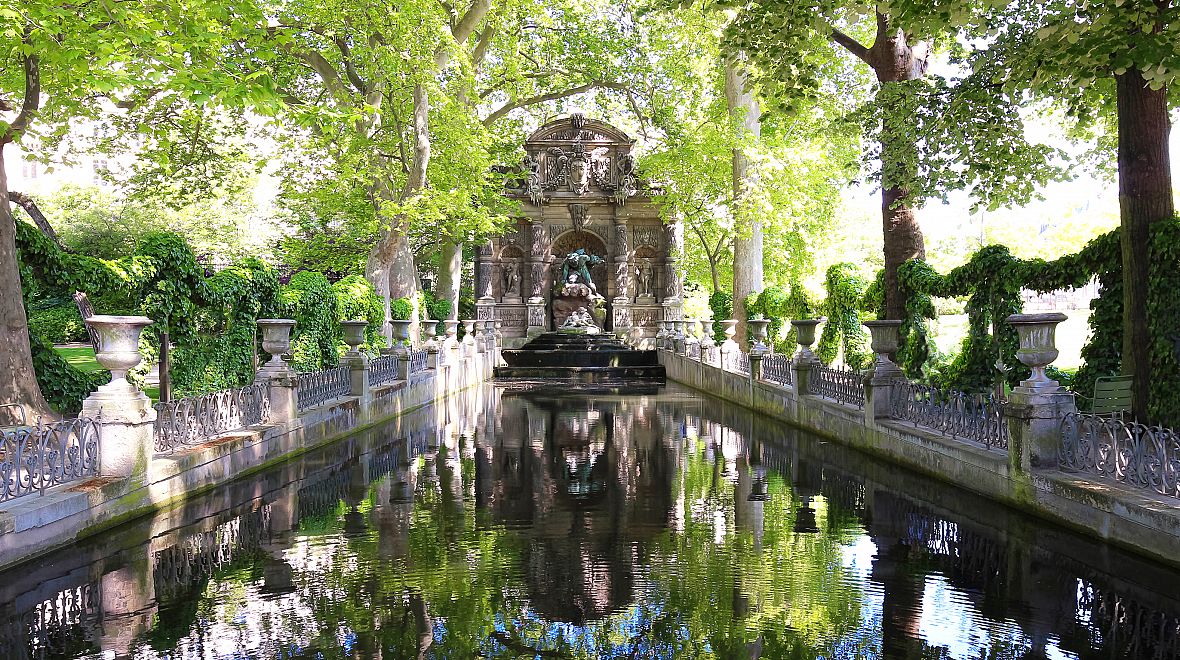 Fontána Medici v Lucemburských zahradách