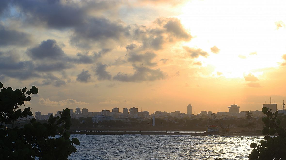 Pohled na město při západu slunce