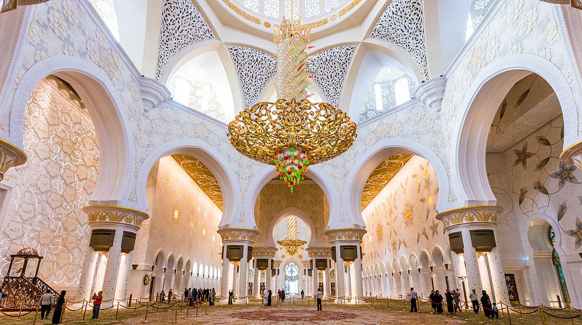 Mešita šejka Zayeda v Abú Dhabí vás ohromí svojí nádherou