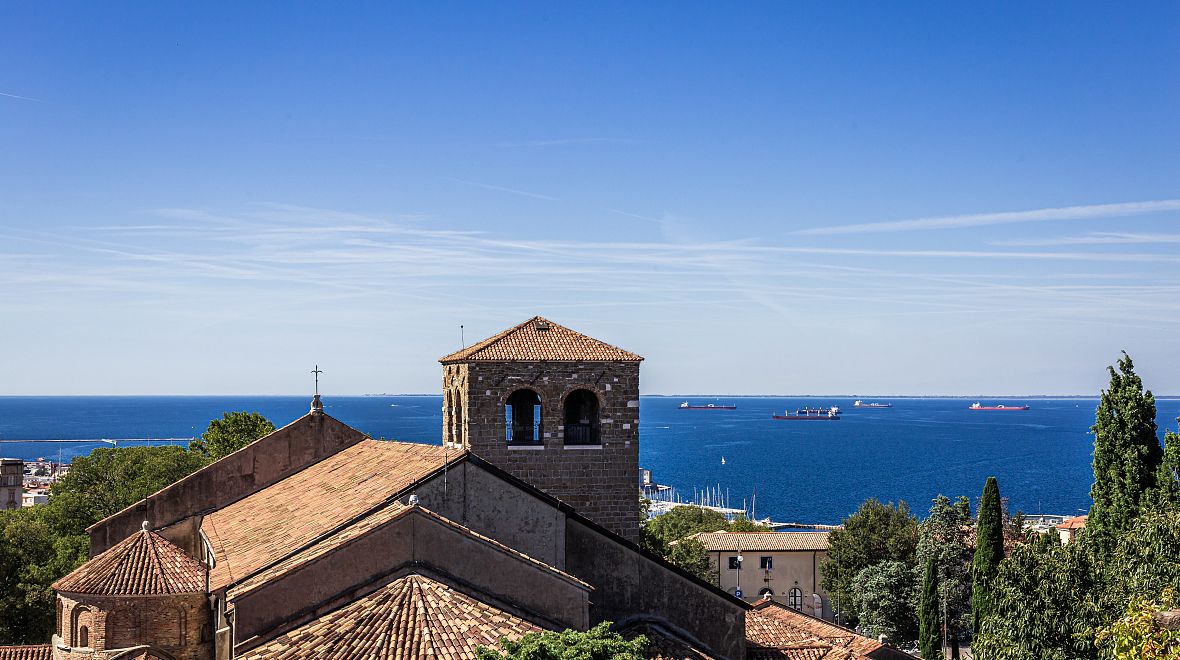 Bazilika San Giusto a výhled na moře 