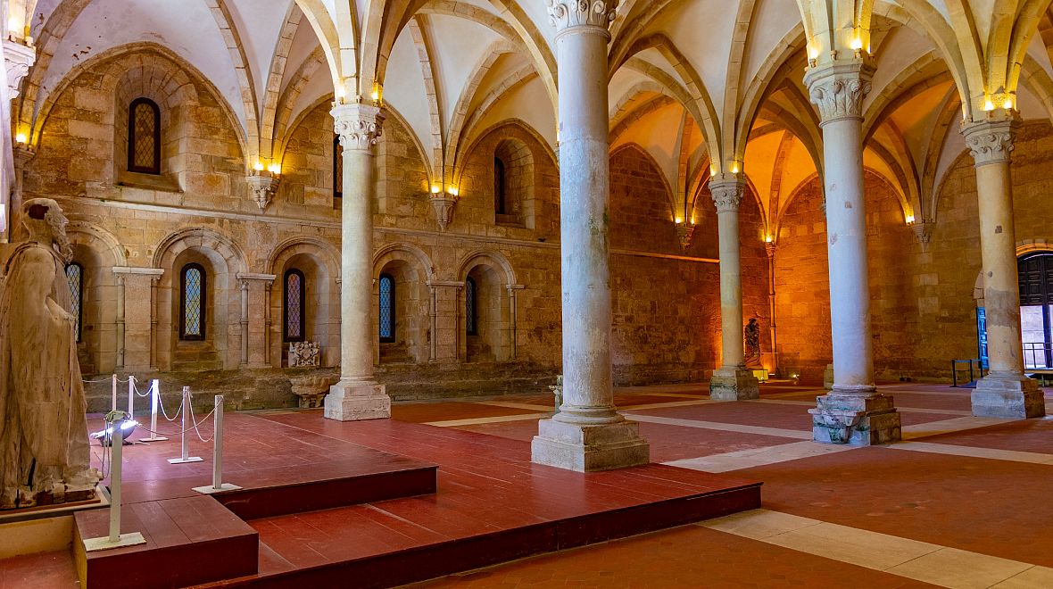 Brány kláštera jsou pro návštěvníky otevřené