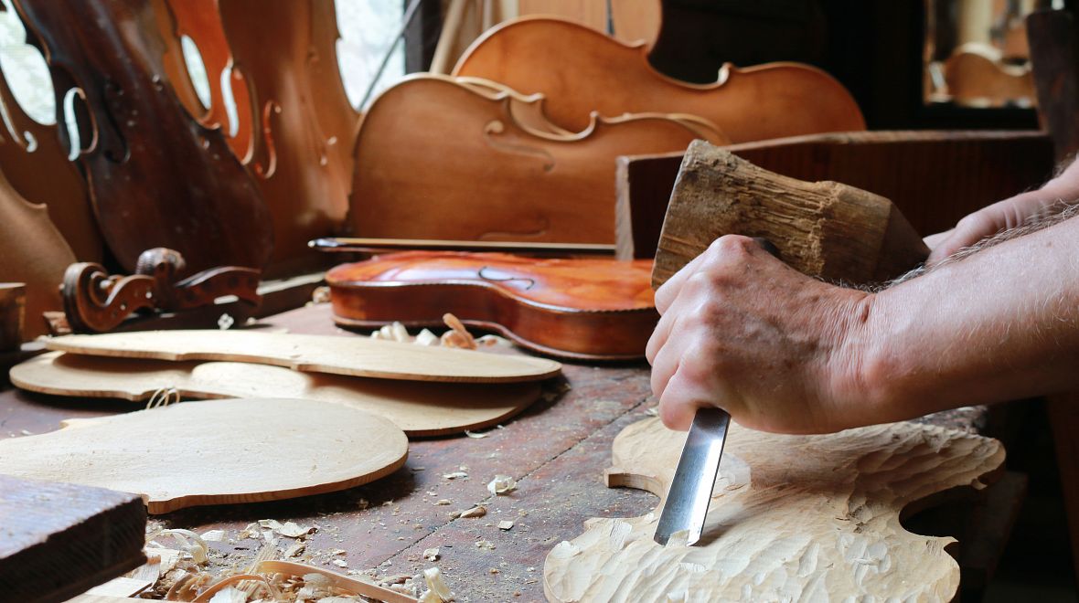 Výroba houslí 