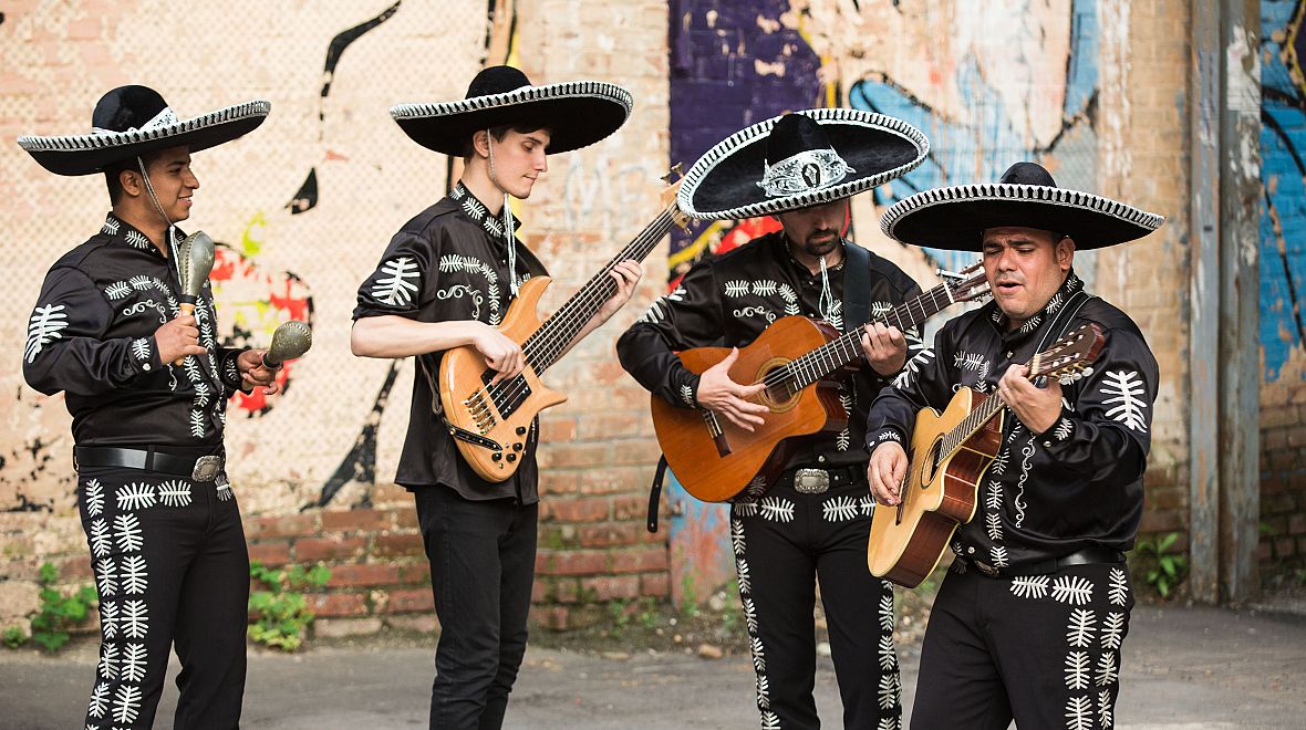 Mexičtí hudebníci nesmí chybět na žádné slavnosti