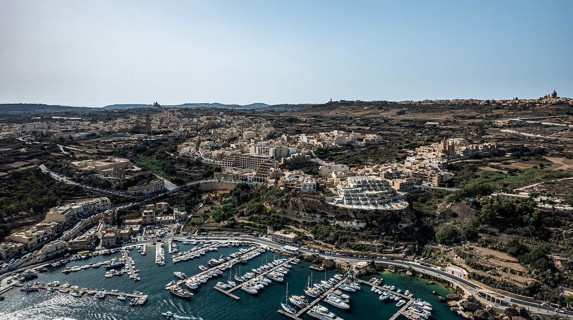Z přístavu Mġarr se můžete vydat poznávat celý ostrov i další menší ostrůvky.