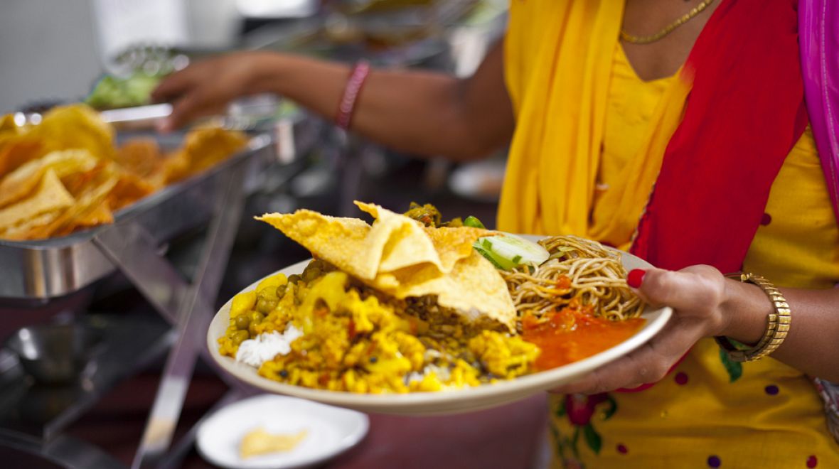 Indická jídla jsou velmi kořeněná a většinou pálivá