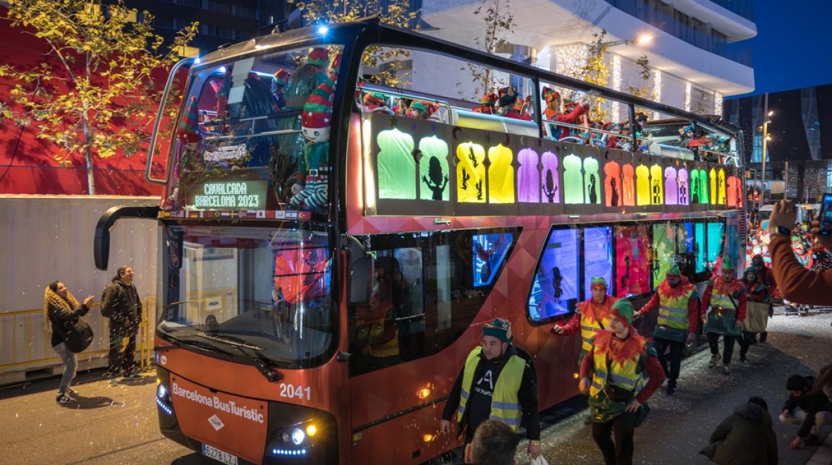 Vánoční vyhlídkový autobus