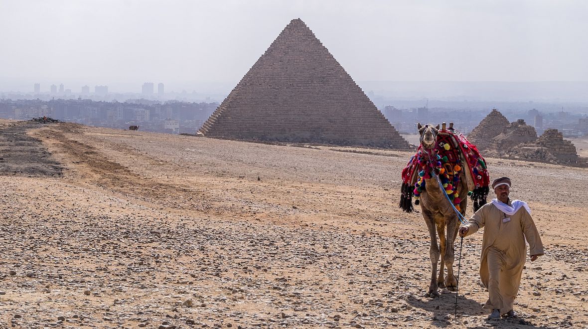 Egypťané mají tou dobou náboženský rituál, piknik v horách