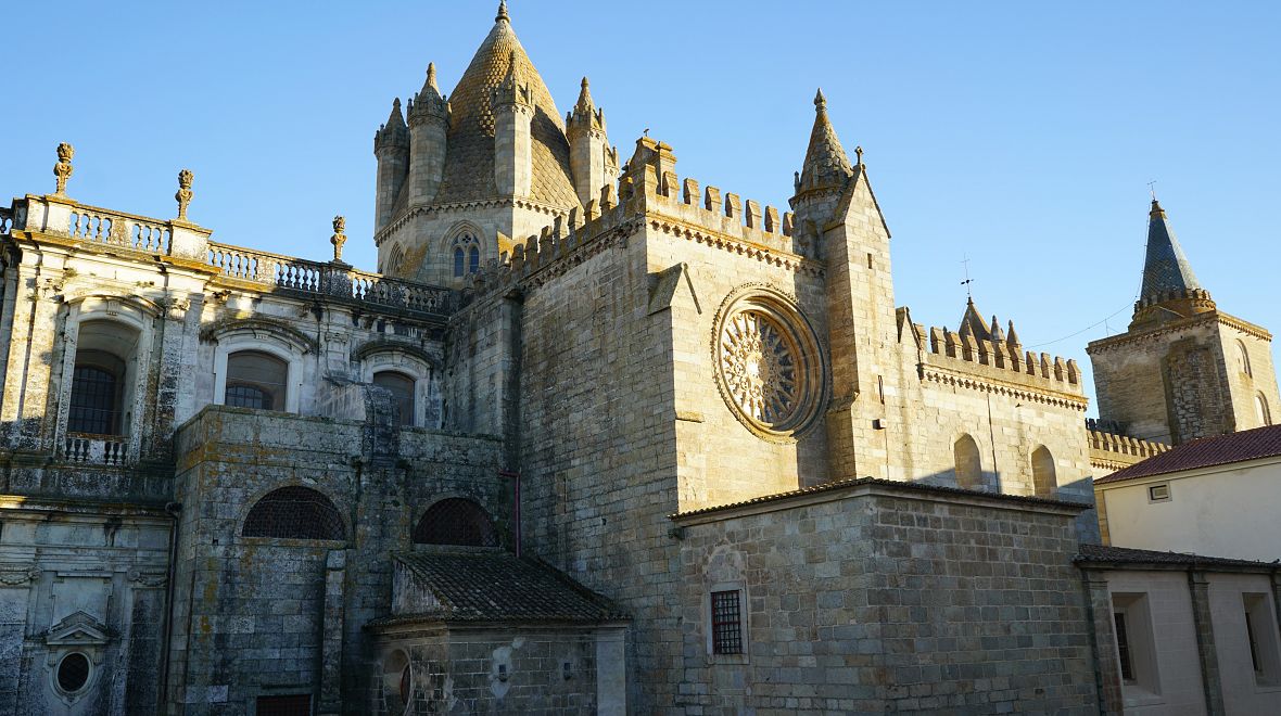 Katedrála Santa Maria v Évoře