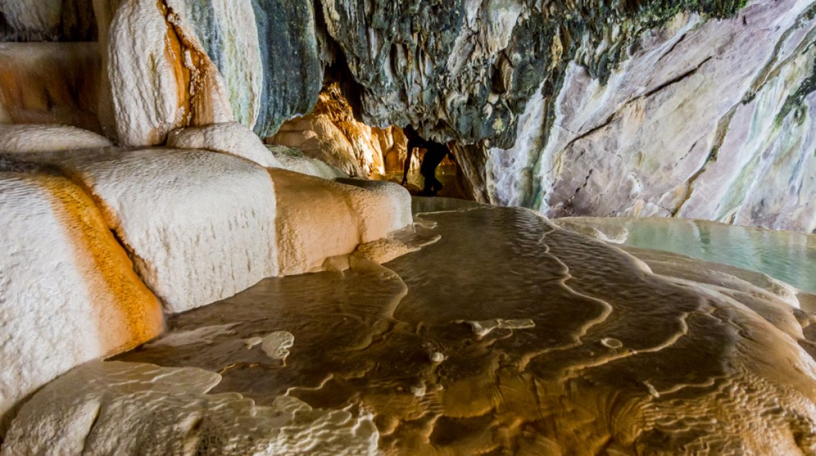 Nádherná krápníková jeskyně