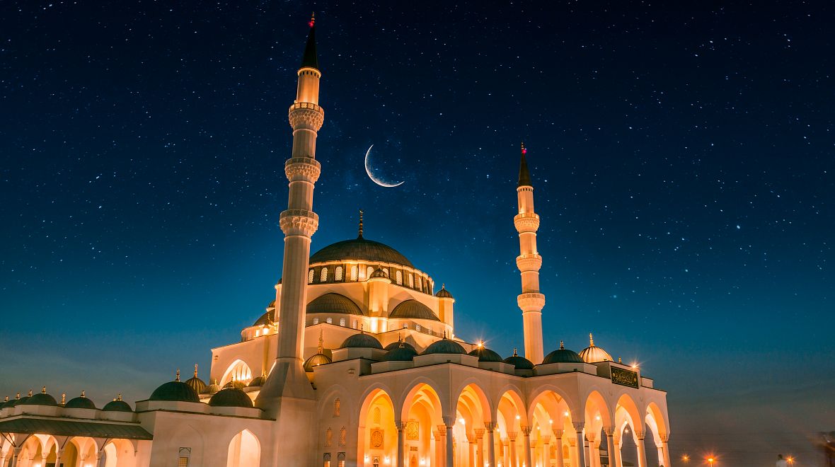 Nový měsíc na obloze, tzv. Shawwal – 9. měsíc islámského kalendáře