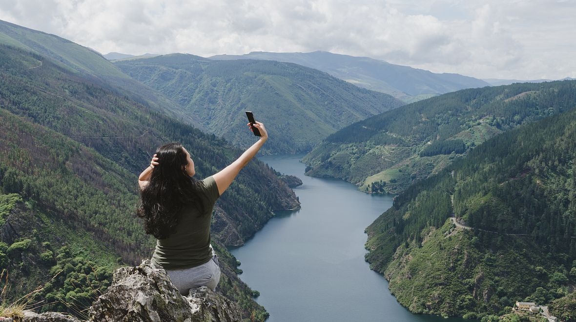 V Rakousku a Francii dochází k velkému počtu úrazů/úmrtí během turistiky a adrenalinových sportů