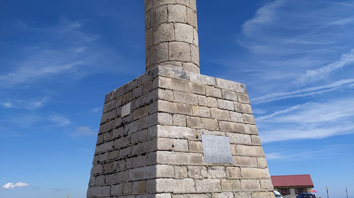 Nejvyšší vrchol Torre (1993 m n. m.)