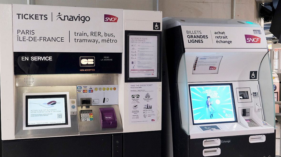 Automat na jízdenky MHD v Paříži