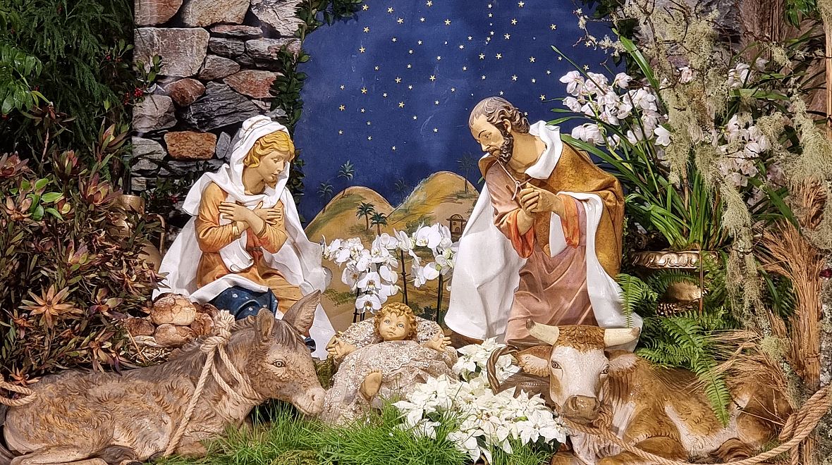 Mezi oblíbené tradice patří výroba betlémů