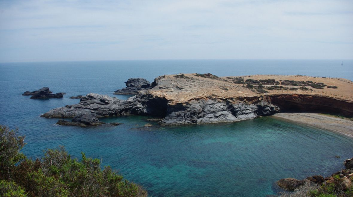 Úzká šíje La Manga vznikla přirozeným geologickým procesem