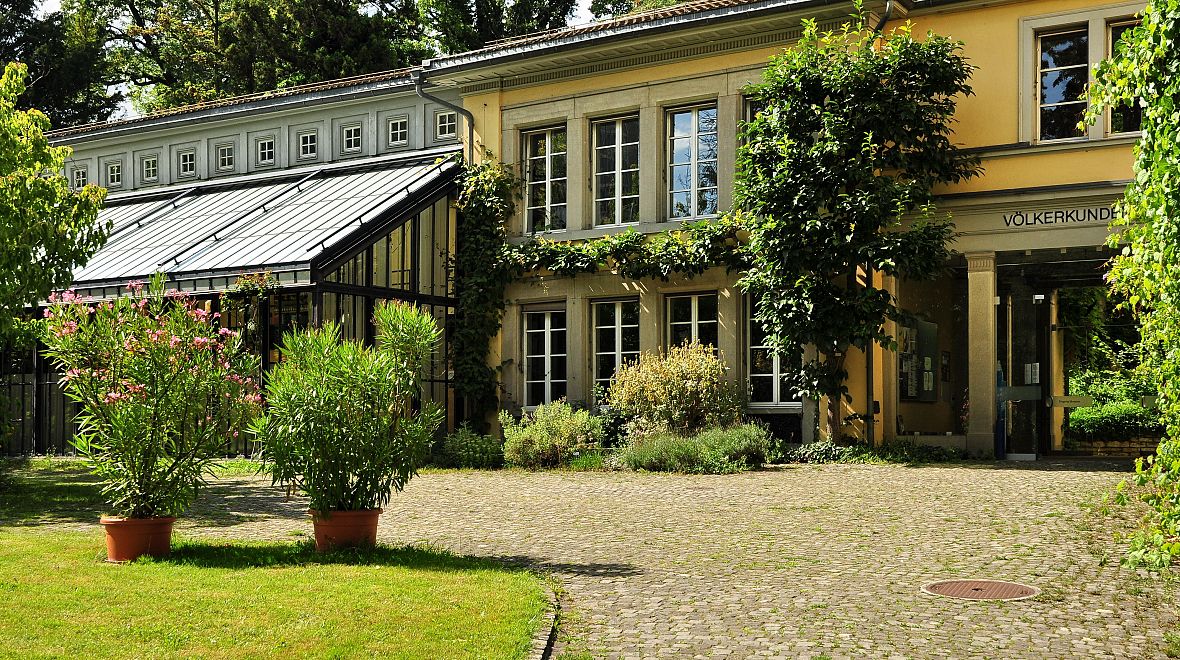 Völkerkundemuseum a botanická zahrada