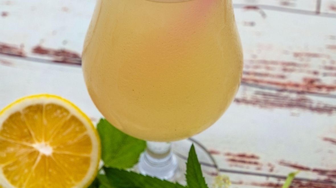 Bezinková limonáda socată