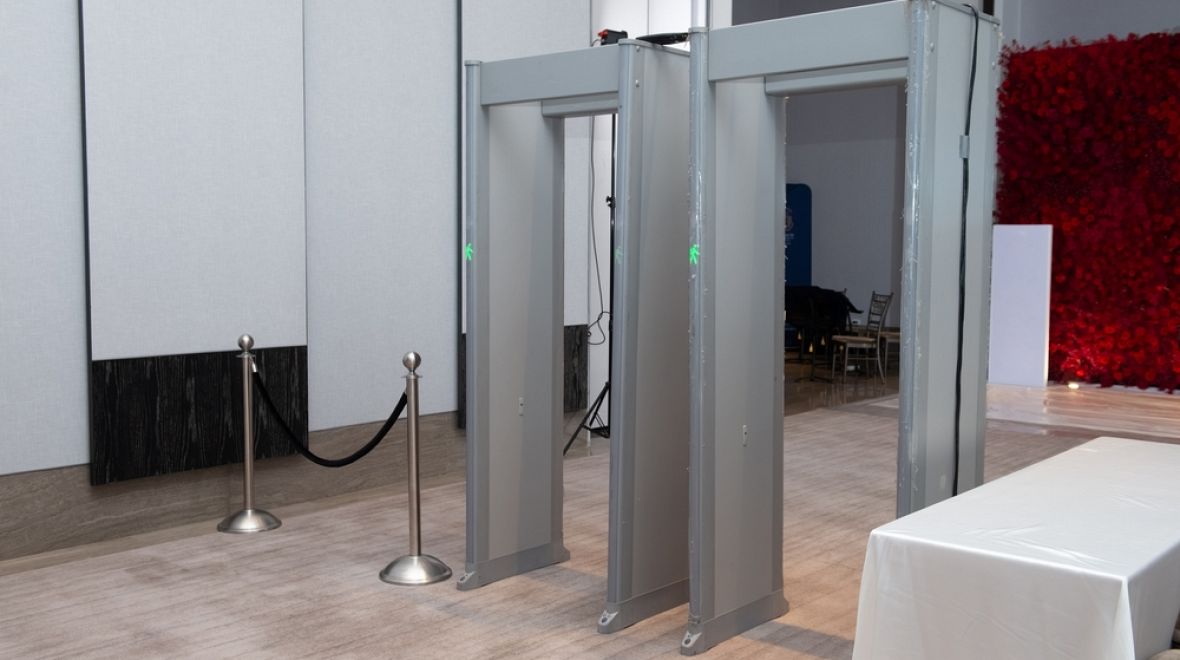 Většina památek má detektory kovu