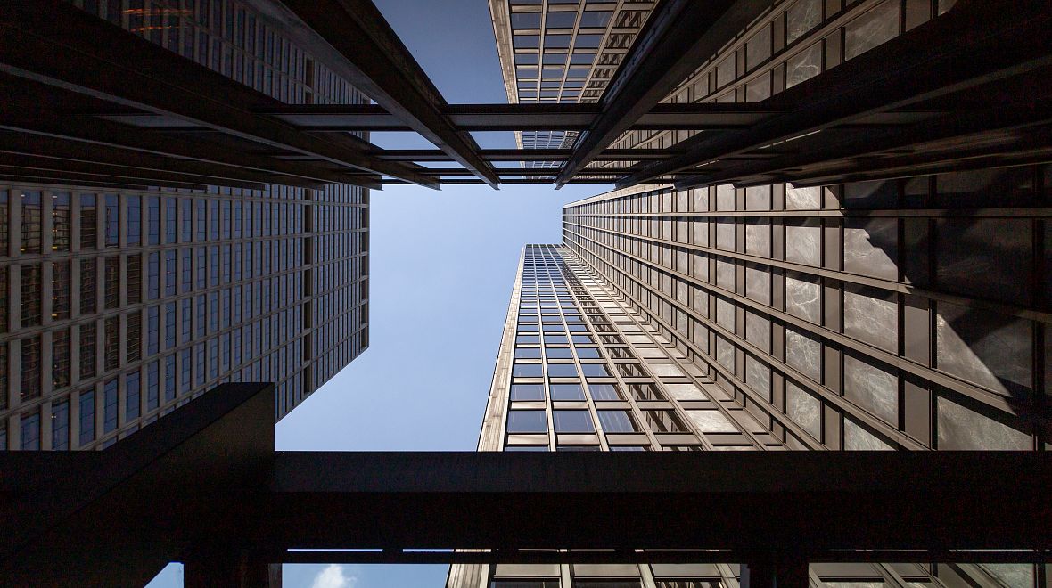 Moderní Manhattan ovládly strohé materiály