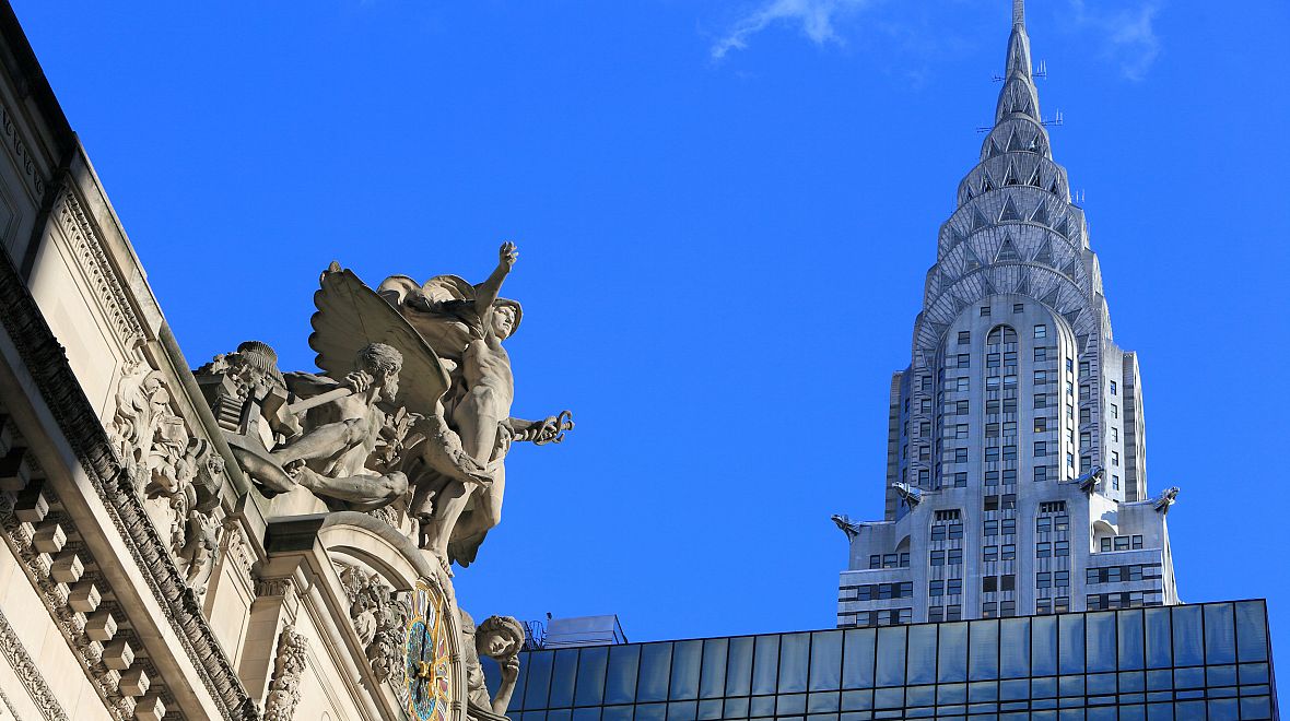 Mrakodrap postaven za pouhých 22 měsíců