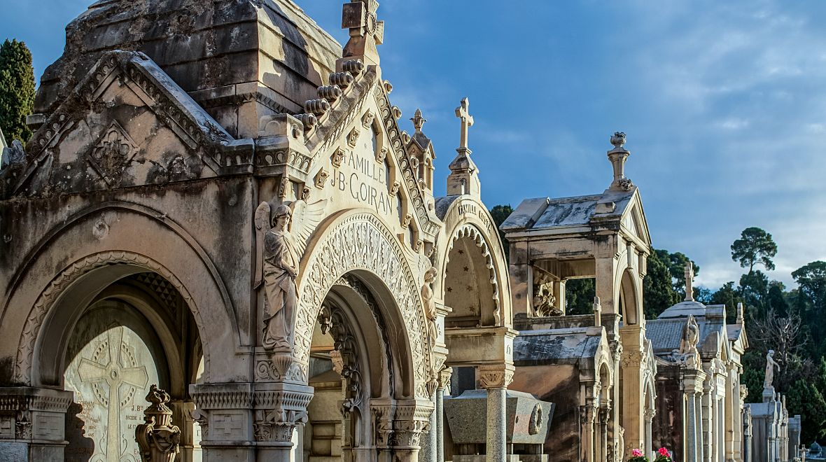 Hřbitov je místem plným symboliky