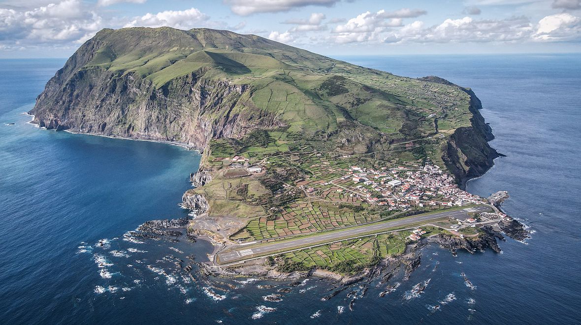 Ostrov Corvo z leteckého pohledu