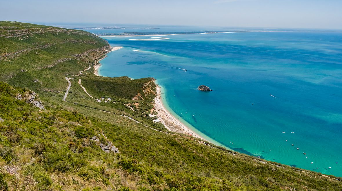 Pohled z vyhlídky na Serra da Arrábida