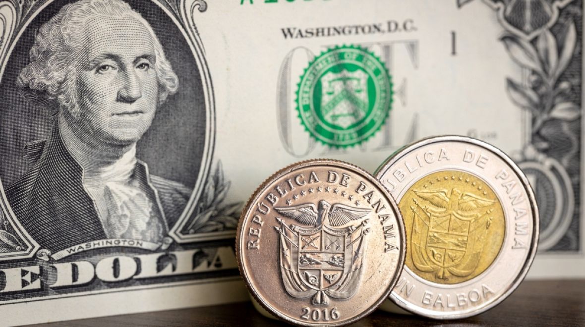 V zemi převažují platby dolary