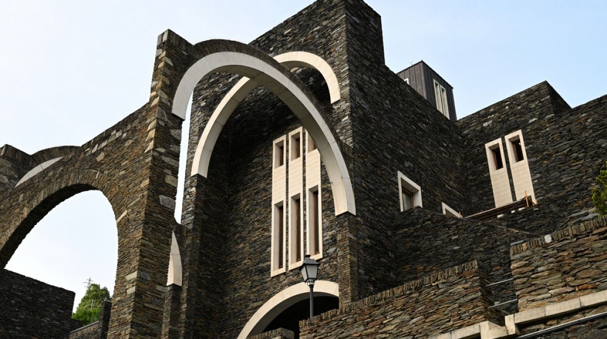 Basilika Panny Marie Meritxellské se nachází ve farnosti Canillo