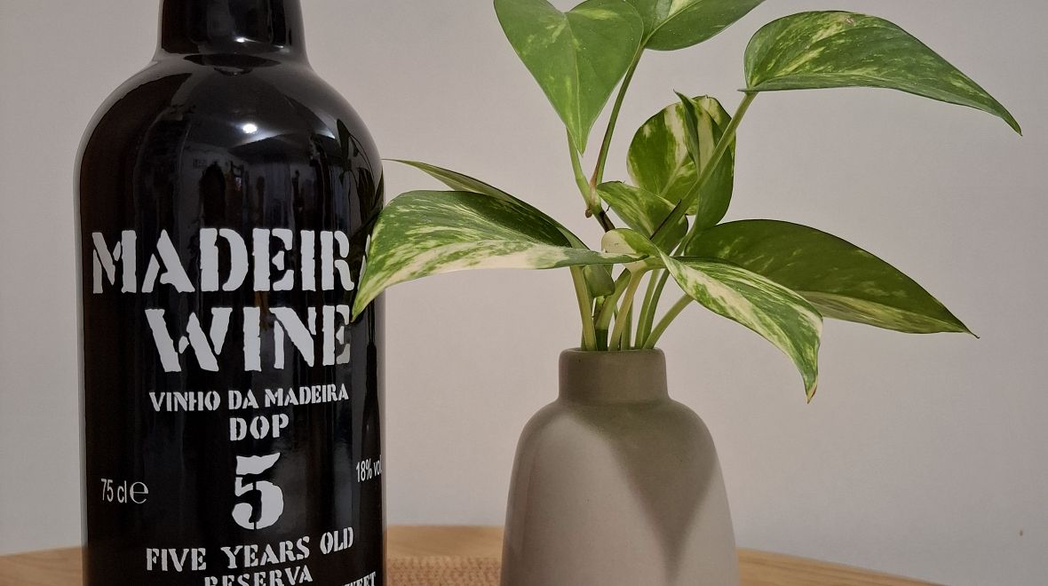 Fortifikované madeirské víno má nezaměnitelnou chuť