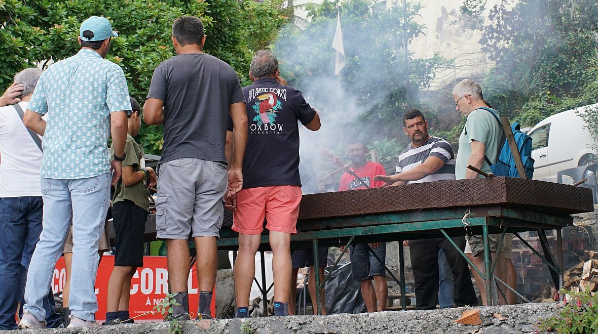 Grilování je na Madeiře významný společenský rituál