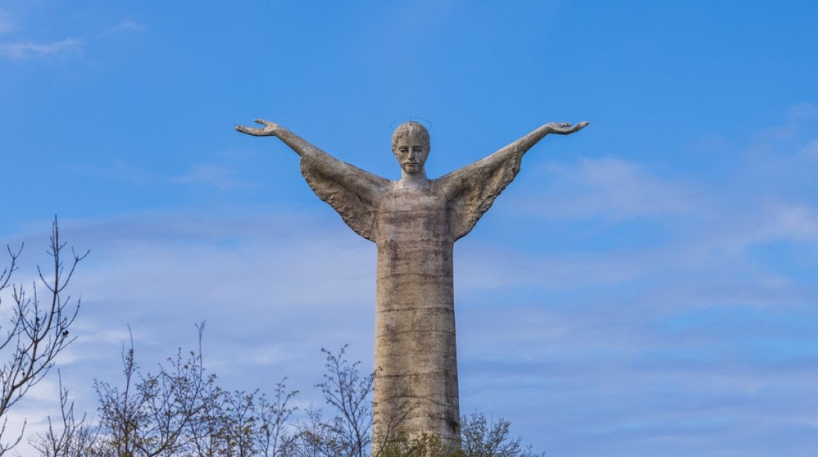 Víte, že k slavnostnímu odhalení nikdy nedošlo?