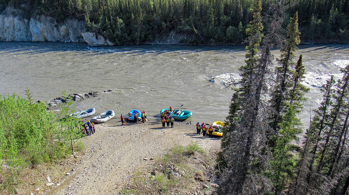 Vypravíte se na raftu na divokou řeku