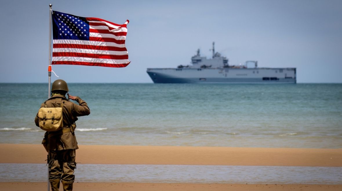 Potkat samozřejmě můžete vojáky v replikách uniforem