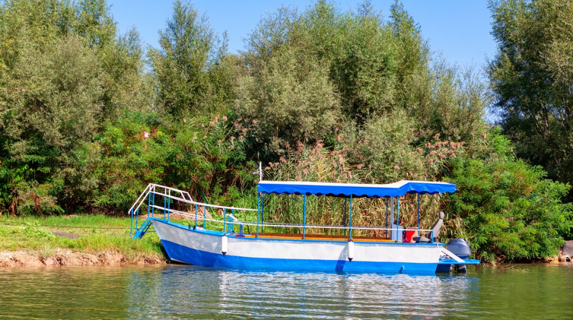 Projeďte se loďkou nebo na kánoi