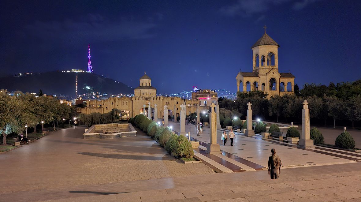 Večerní Tbilisi má nezaměnitelné kouzlo