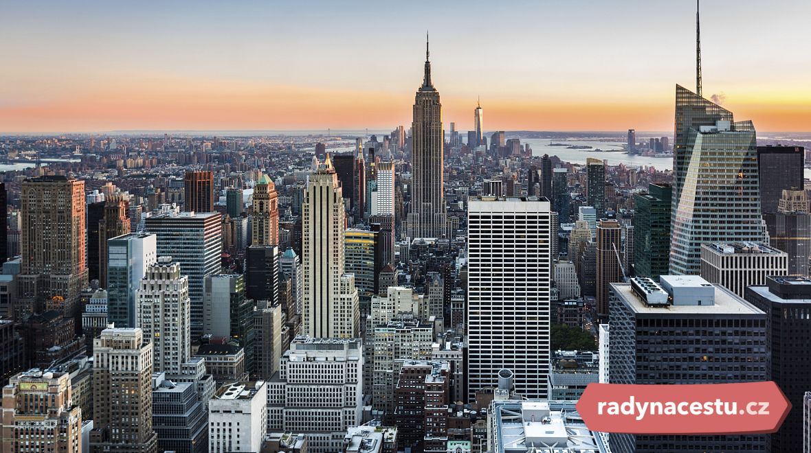 New York city se svou dominantou uprostřed - Empire State Building